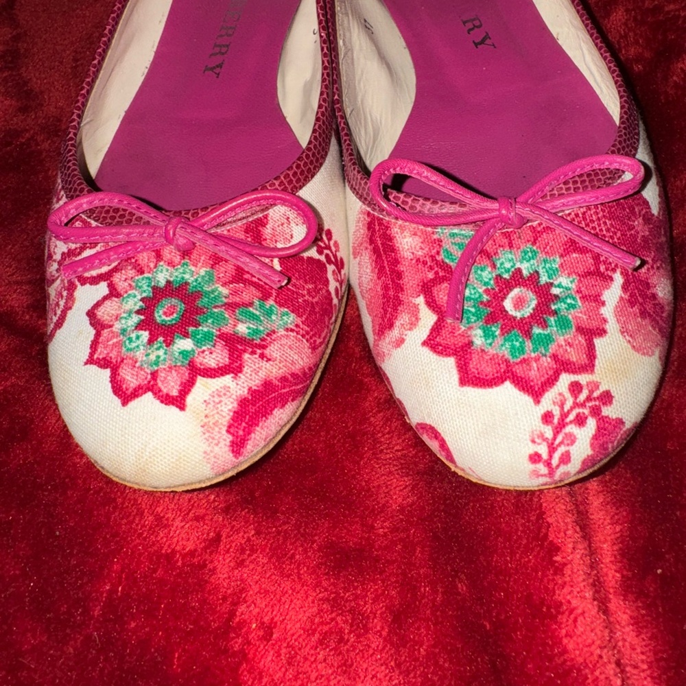 Preowned Burberry London Floral Canvas Print Shoes SZ 7